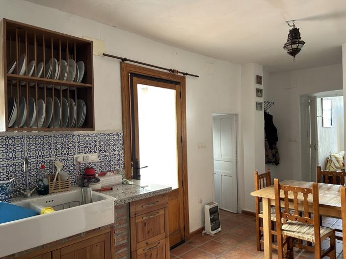 Image No.18-5 Bed Townhouse for sale