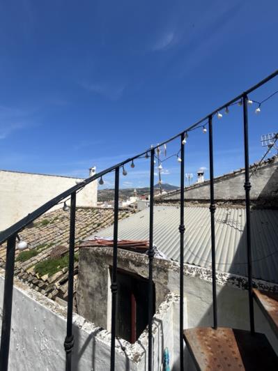 Image No.9-2 Bed Townhouse for sale