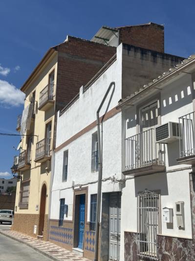 Image No.25-2 Bed Townhouse for sale