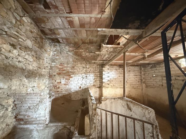 Image No.9-4 Bed Village House for sale