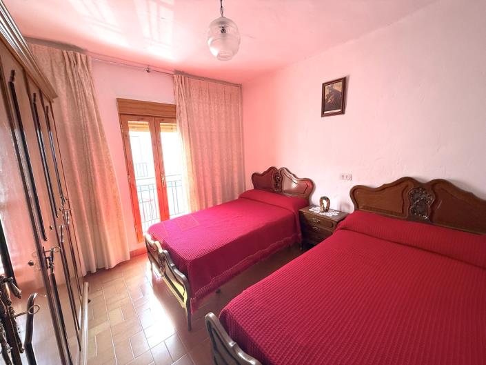 Image No.5-4 Bed Village House for sale