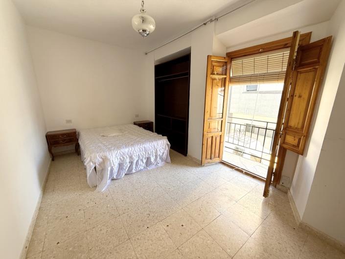 Image No.18-3 Bed Village House for sale