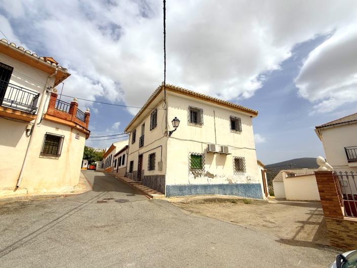 Image No.11-3 Bed Village House for sale