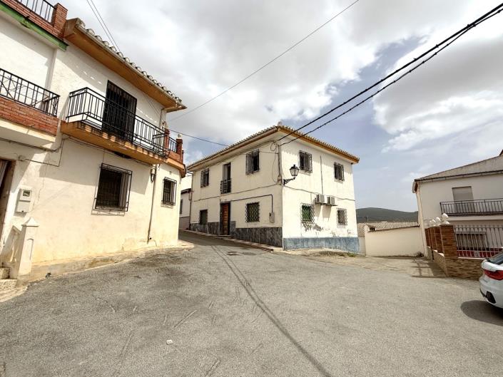 Image No.12-3 Bed Village House for sale