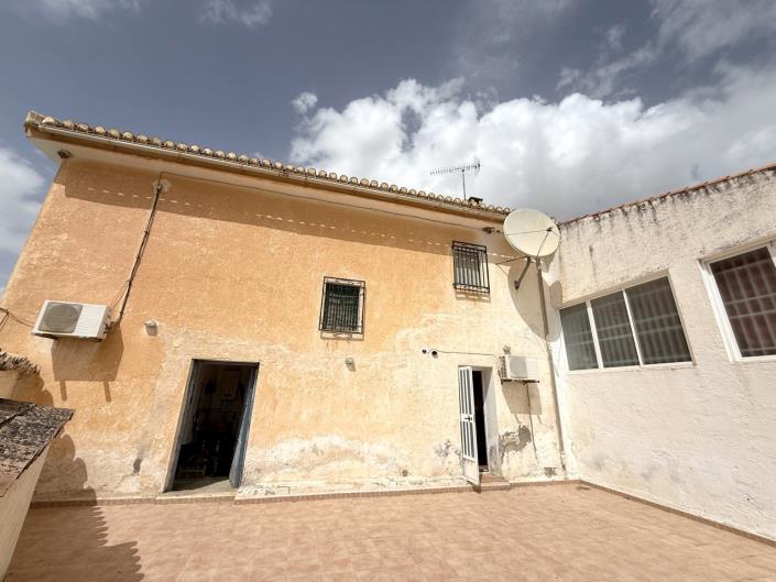 Image No.25-3 Bed Village House for sale