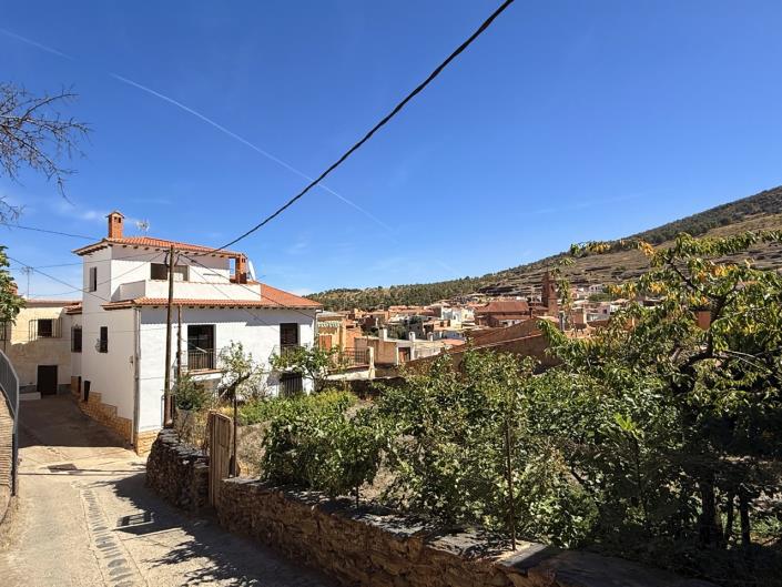 Image No.3-4 Bed Village House for sale