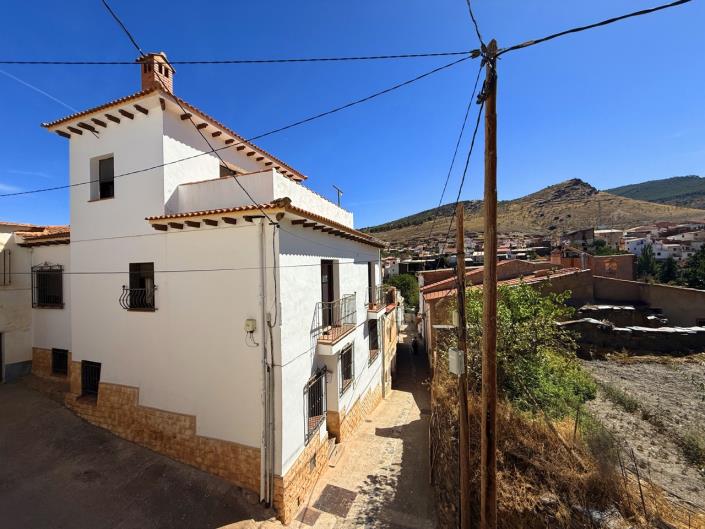 Image No.17-4 Bed Village House for sale