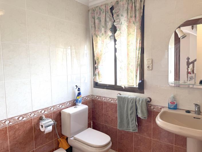 Image No.32-4 Bed Village House for sale