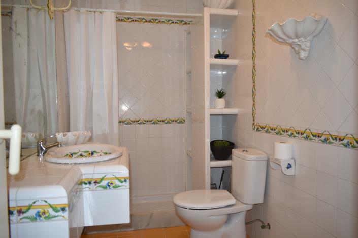 Image No.14-3 Bed Semi-Detached for sale