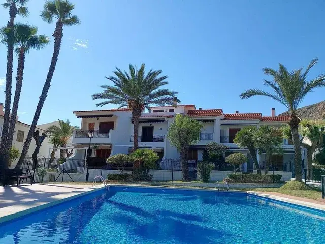 Image No.26-3 Bed Semi-Detached for sale