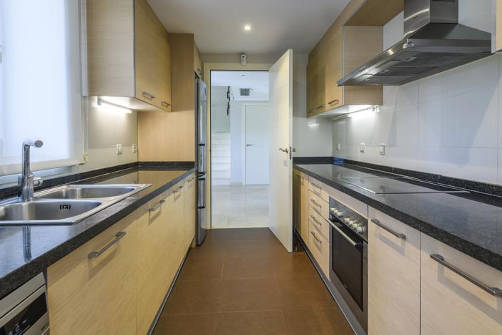 Image No.20-3 Bed Semi-Detached for sale