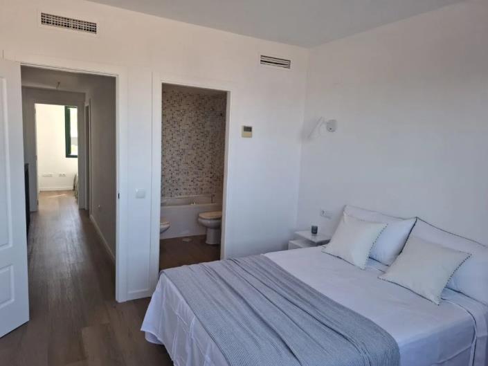 Image No.10-2 Bed Townhouse for sale