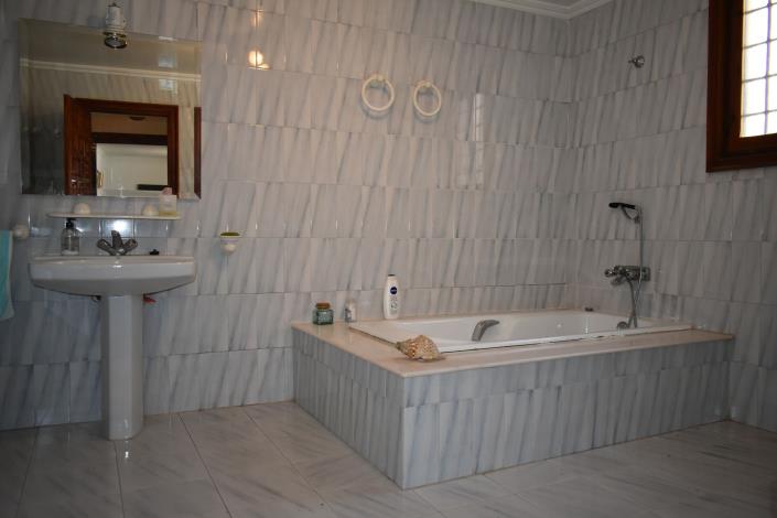 Image No.13-4 Bed Country House for sale