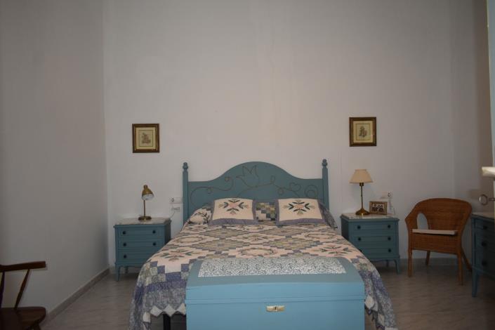 Image No.15-4 Bed Country House for sale