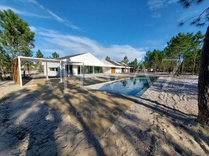 Image No.1-3 Bed House for sale