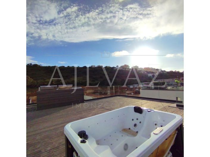 Image No.25-3 Bed House for sale