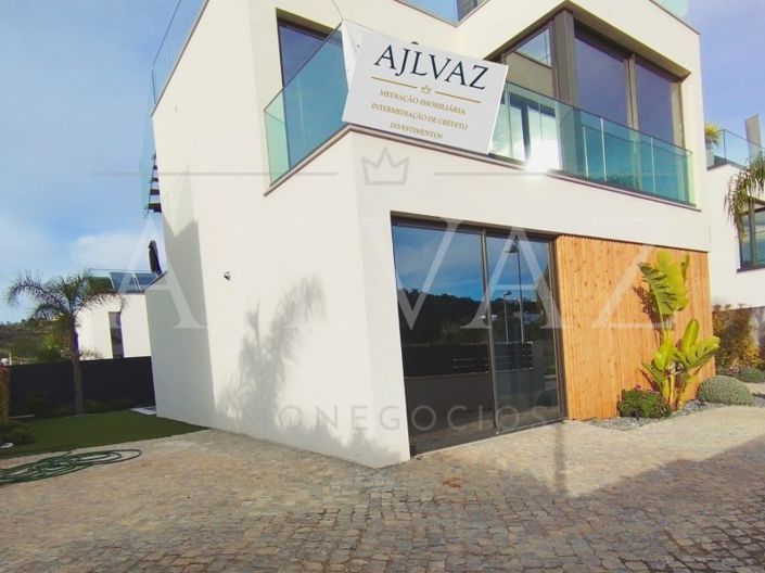 Image No.36-3 Bed House for sale