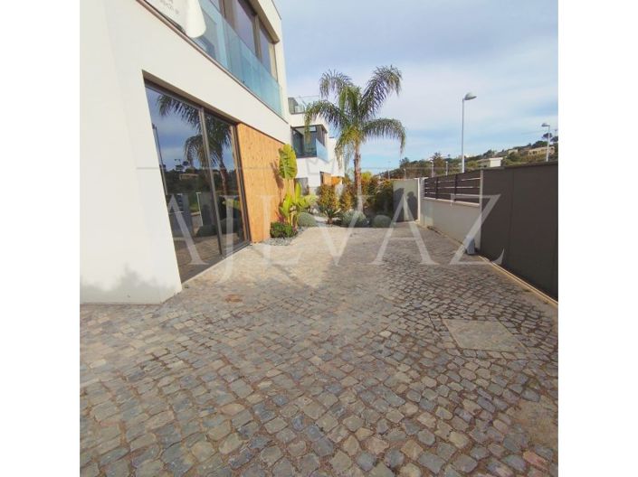 Image No.37-3 Bed House for sale