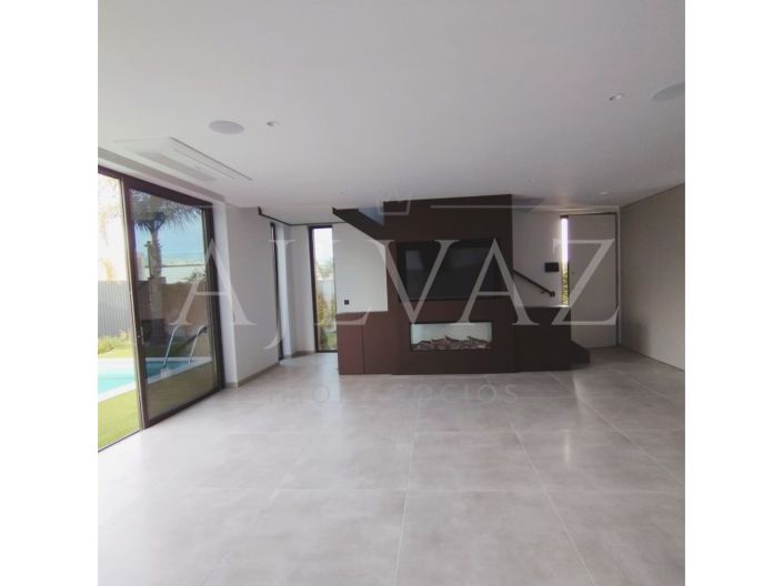 Image No.7-3 Bed House for sale