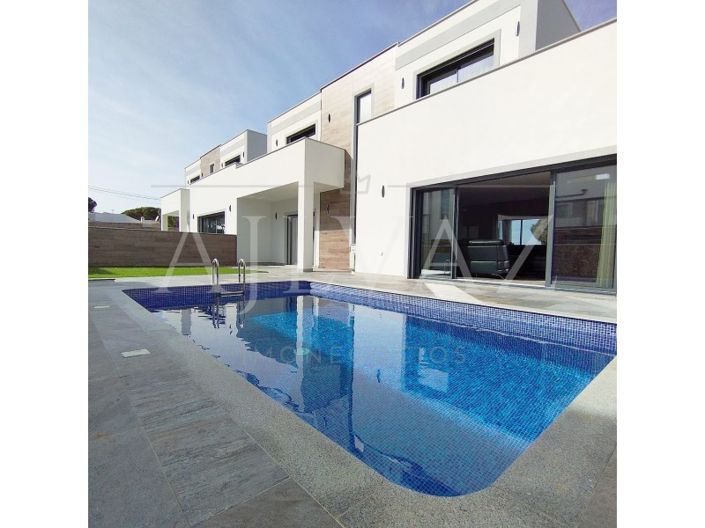 Image No.1-3 Bed House for sale