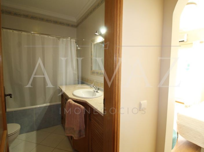 Image No.12-4 Bed House for sale