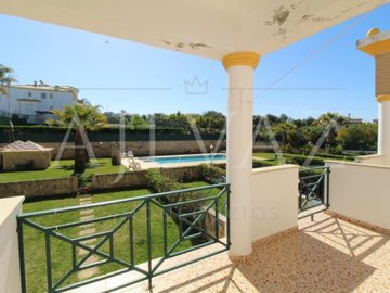 idb42e8401-0000-0500-0000-00001400a141