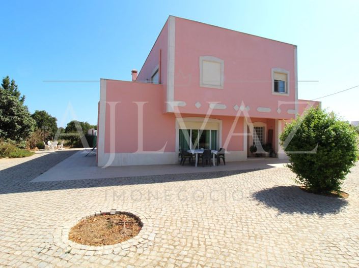 Image No.1-5 Bed House for sale