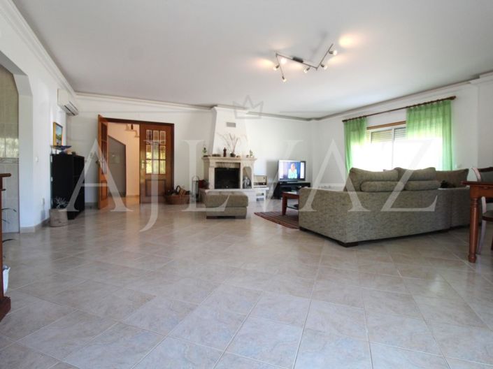 Image No.15-5 Bed House for sale