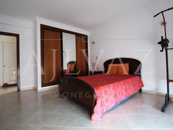 Image No.28-5 Bed House for sale