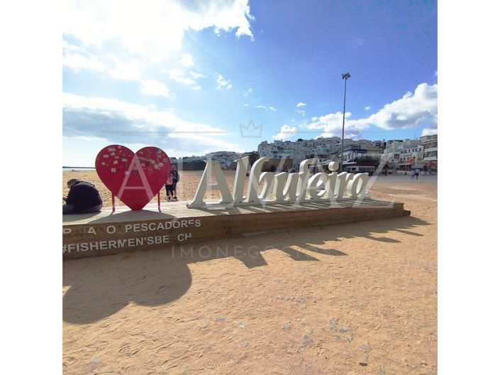 Image No.35-4 Bed House for sale