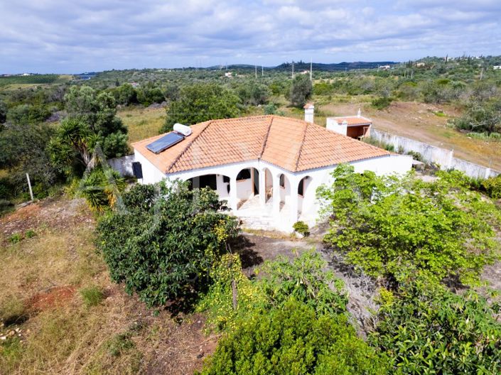 Image No.1-4 Bed House for sale