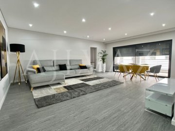 4 Bed Apartment for sale