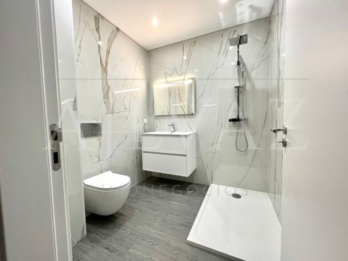 Image No.11-4 Bed Apartment for sale