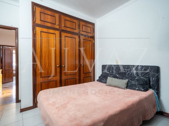 Image No.15-3 Bed Apartment for sale