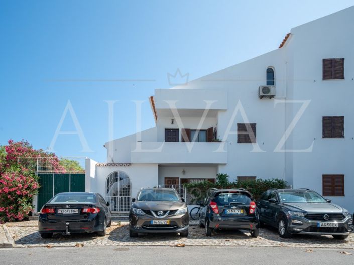 Image No.21-3 Bed Apartment for sale