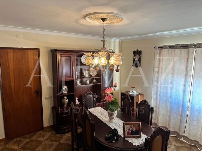 Image No.11-5 Bed House for sale