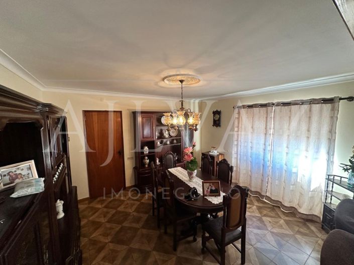 Image No.15-5 Bed House for sale