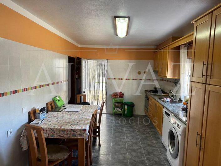 Image No.7-5 Bed House for sale