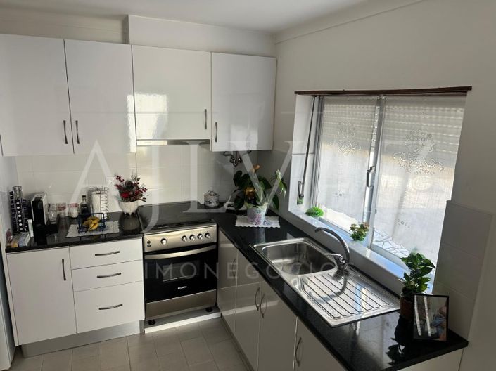 Image No.9-5 Bed House for sale