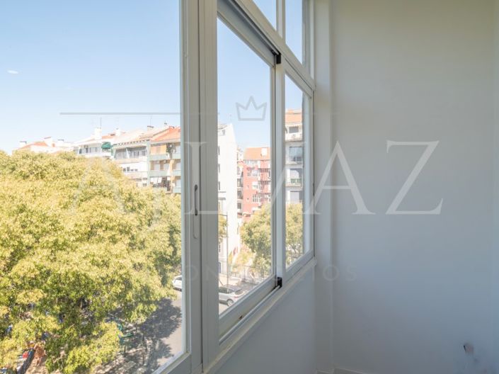 Image No.10-1 Bed Apartment for sale