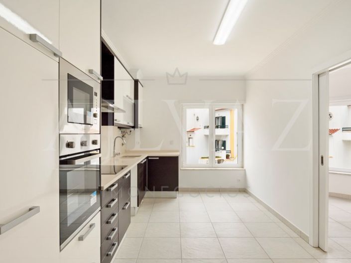 Image No.16-4 Bed House for sale