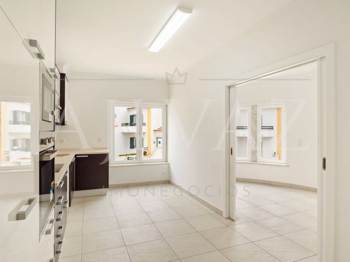 Image No.18-4 Bed House for sale