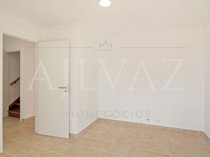 Image No.23-4 Bed House for sale