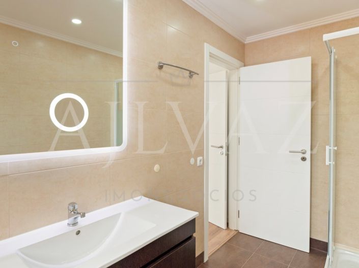 Image No.39-4 Bed House for sale