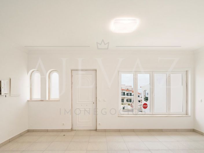 Image No.9-4 Bed House for sale