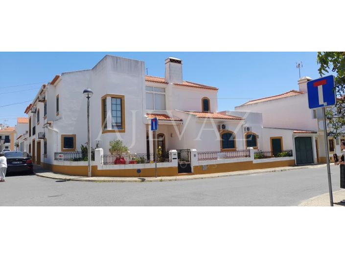 Image No.1-5 Bed House for sale