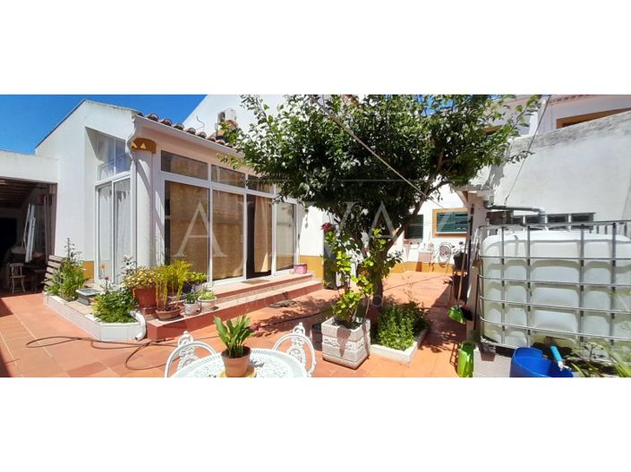 Image No.17-5 Bed House for sale