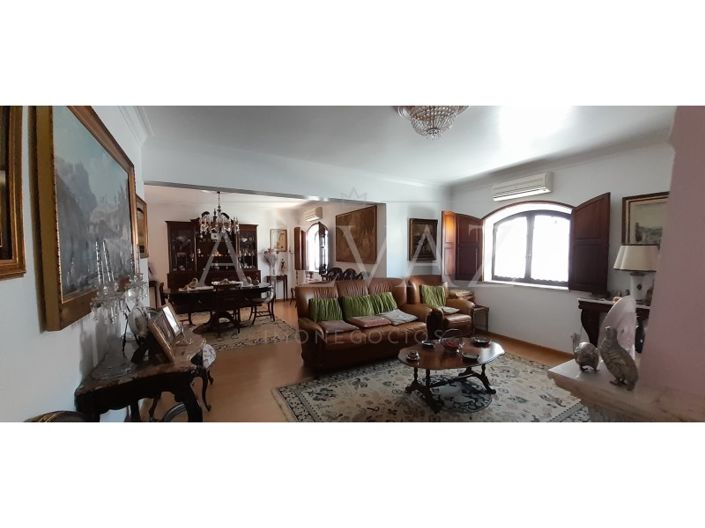 Image No.2-5 Bed House for sale