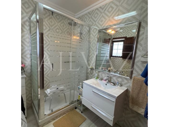 Image No.27-5 Bed House for sale