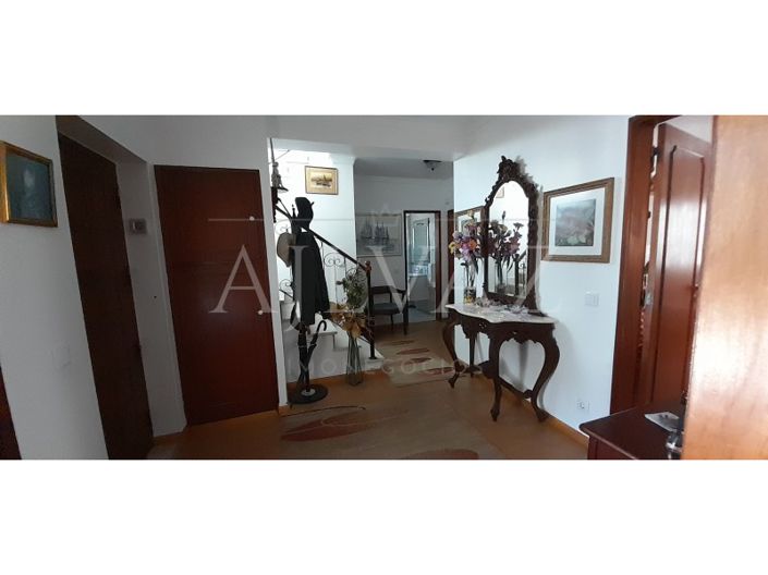 Image No.9-5 Bed House for sale